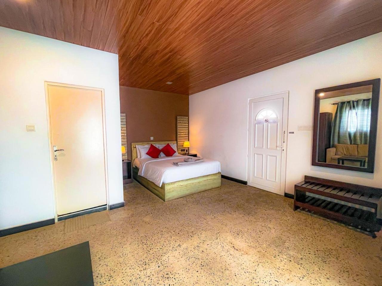 Hotel 198 Negombo Buitenkant foto