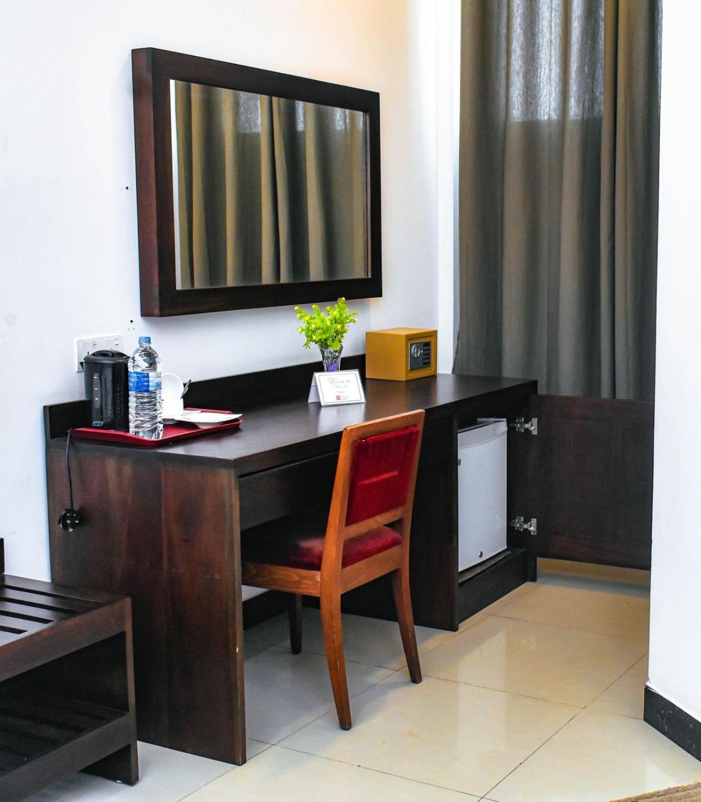Hotel 198 Negombo Buitenkant foto